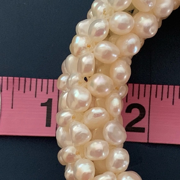 Blue Nile THICK multi strand pearl bracelet - Picture 11 of 15